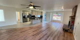 Spacious three bedroom home in desirable Windsor neighborhood! Gallery 17