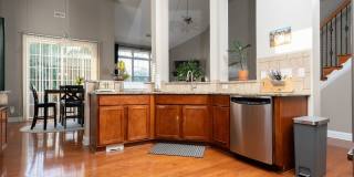 Welcoming 5 Bedroom Home with Versatile Spaces in Durham Gallery 9