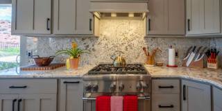 Beautiful 5 Bedroom Home- One Level and Private Pool Gallery 18