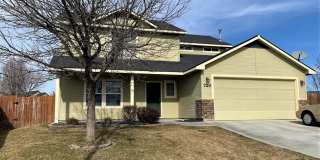 Perfect 3 bed 2.5 bath home in a quiet Middleton neighborhood. Gallery 1
