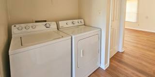 Knoxville 37921 - 3 bedroom, 2 bath Duplex - Contact Ryan Fogarty 865-333-4840 Gallery 5