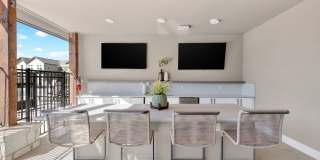 Caliza at the Loop Gallery 16