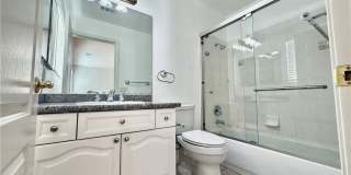 201 N Lincoln Gallery 25