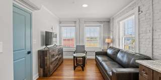 300 Laurel StreetUnit 5 Gallery 1
