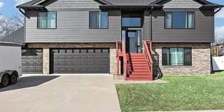 $3,000 | 4 Bedroom 3 Bath | House | Garage Gallery 1