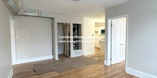 4418 North Whipple Gallery 2