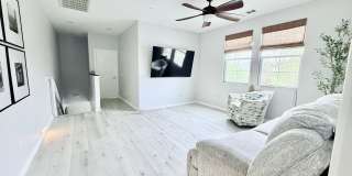 3014 North Oxnard Boulevard Gallery 8