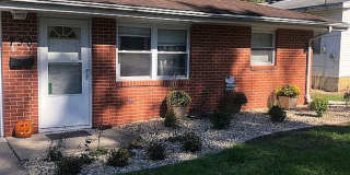 Charming 2 Bed, 1 Bath Home with Hardwood Floors Gallery 1