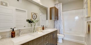 35 West at Champions Circle Apartments Gallery 18