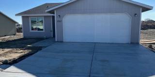 4 Bedroom Home in Park Orchard Neighborhood Gallery 1