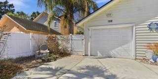 A Private Townhouse Getaway in Old Atlantic Beach Gallery 1