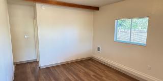 Updated 3-bedroom, 1 bath triplex in Springfield! Gallery 9