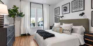 The Hadley Gallery 10