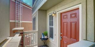 Bright & Beautiful 2-Level Condo in NoBo, available June 5th Gallery 6