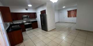 7281 NW 174th Ter Gallery 3