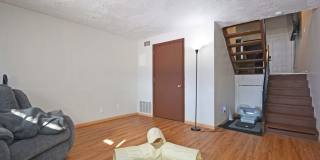 Beautiful 3-Bed 2-Bath Townhouse in Brooklyn Park! Gallery 9