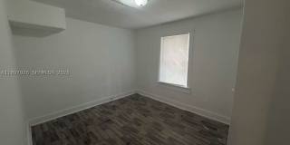 2748 Broadway Gallery 32