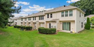 2 Bedroom, 2.5 Bath townhome in Thompson Ridge with new LVP flooring downstairs. Gallery 19