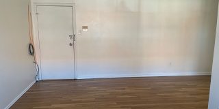 Gross Street Gallery 15