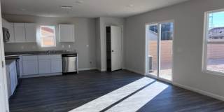 3br 2Ba 2-Story Home with fenced yard and garage Near Golf Course, Rotary Park Gallery 13