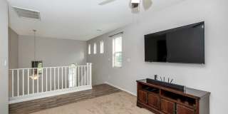 4 BEDROOM POOL & SOLAR HOME! Gallery 18