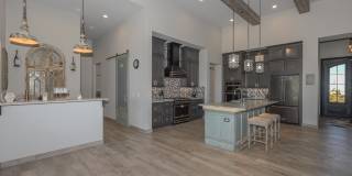 5861 E Cloud Road Gallery 16