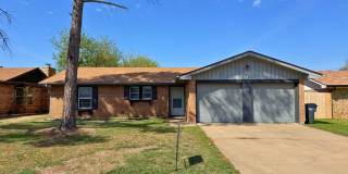 Lovely home in Expressway Village offering 3 bedrooms and a Jack  Jill bathroom. Gallery 1