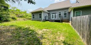 Spacious 3BR Home Near UT Hospital & Downtown Knoxville Gallery 11