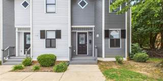 UNCG Area – Chancellors Court Townhomes. Walk to Campus and just minutes to Downtown! Gallery 39