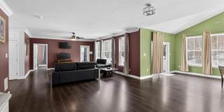 129 MERIDIAN Boulevard Gallery 6