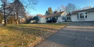 Charming 3BR House in Westborough Gallery 1