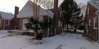 3 bedroom 1 bath bungalow now available! - $1100/mo Gallery 4
