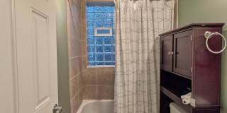 532 West Belmont Avenue Gallery 1