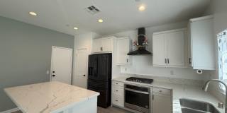 New Victorville 5 Bedroom + 3 Bathroom! Gallery 4