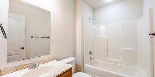 3 bed, 2 bath Condo - MOVE IN SPECIAL!!!! Gallery 4