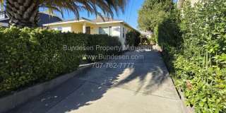 Charming Mid-Century Bungalow & Updated Cottage in the Heart of Downtown Sonoma ~340 Church Street Gallery 4