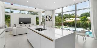 1201 West 47th Street Gallery 6