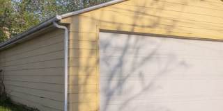 3 Bedroom Moline Home with 2 Car Garage Gallery 12