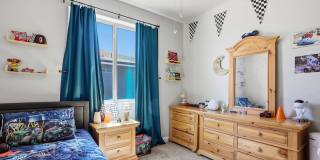 Beautiful 4 bedroom home with Solar Panels Gallery 26