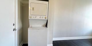 139 E NORTH Avenue Gallery 12