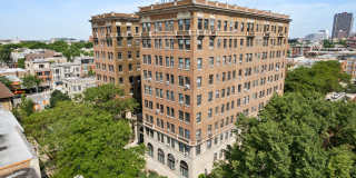 540 West Briar Place Gallery 18