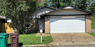 4 Bedroom 2 bathroom and 2 car garage home in Sherwood. Gallery 1