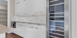 31 Campolina Street Gallery 18