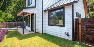 913 Mansell AvenueUnit 2 913 Mansell AvenueUnit 2 Gallery 1