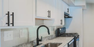 209 at Pickwick Apartments Gallery 15