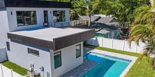 Bold Contemporary Sarasota Luxury Home. 4 Beds/ 4 Baths. Private Pool and Summer Grill. Gallery 62