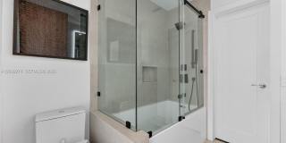 1865 NE 197th Ter Gallery 30