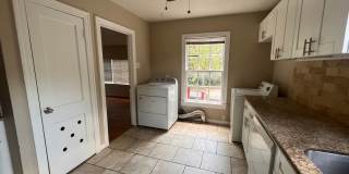 3bed/1bath House - Two Blocks from Campus Gallery 8