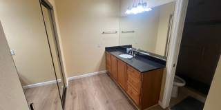 Beautiful 3 bed 2.5 bath Townhouse in Campbell with AC. This is a must see. Gallery 11