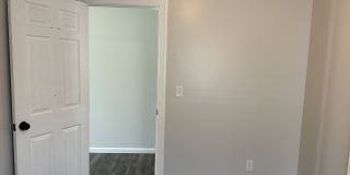 2921 N Dearborn Street Gallery 8